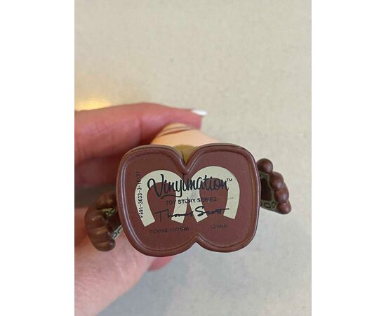 Garage Sales Connolly -  946