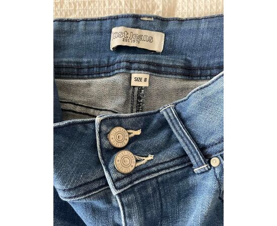 Garage Sales Newtown -  1350