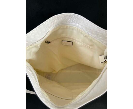 Garage Sales Port Melbourne -  2205