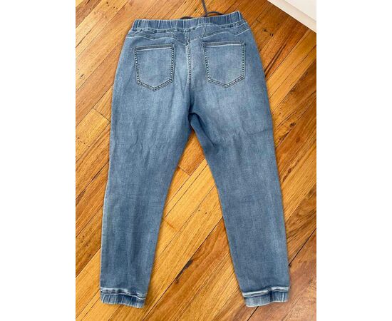 Garage Sales Pacific Pines -  419